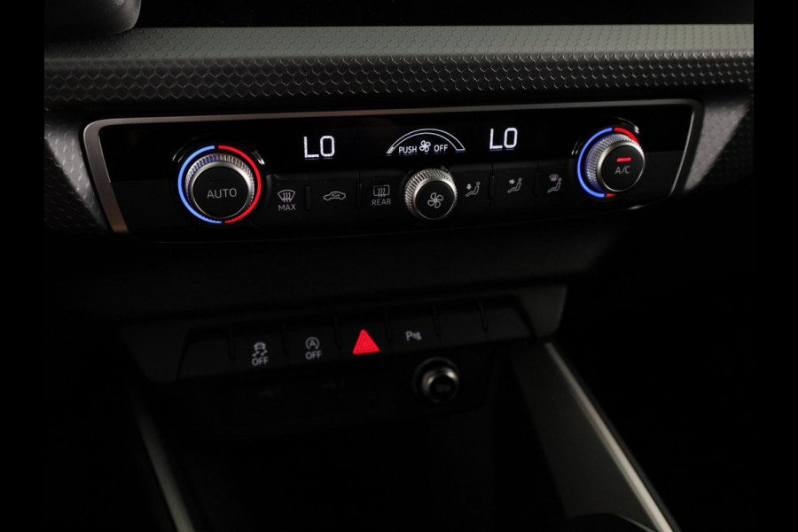 Audi A1 Sportback Advanced edition 25 TFSI 95 pk | Parkeerhulp plus | Automatische airco | Inklapbare buitenspiegels | Dak in contrast kleur |
