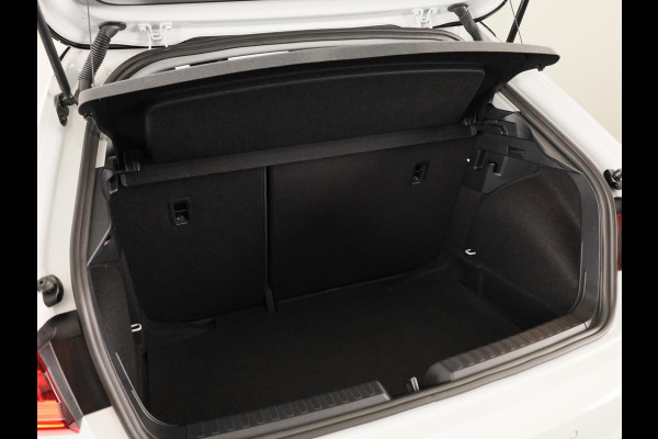 Audi A1 Sportback Advanced edition 25 TFSI 95 pk | Parkeerhulp plus | Automatische airco | Inklapbare buitenspiegels | Dak in contrast kleur |