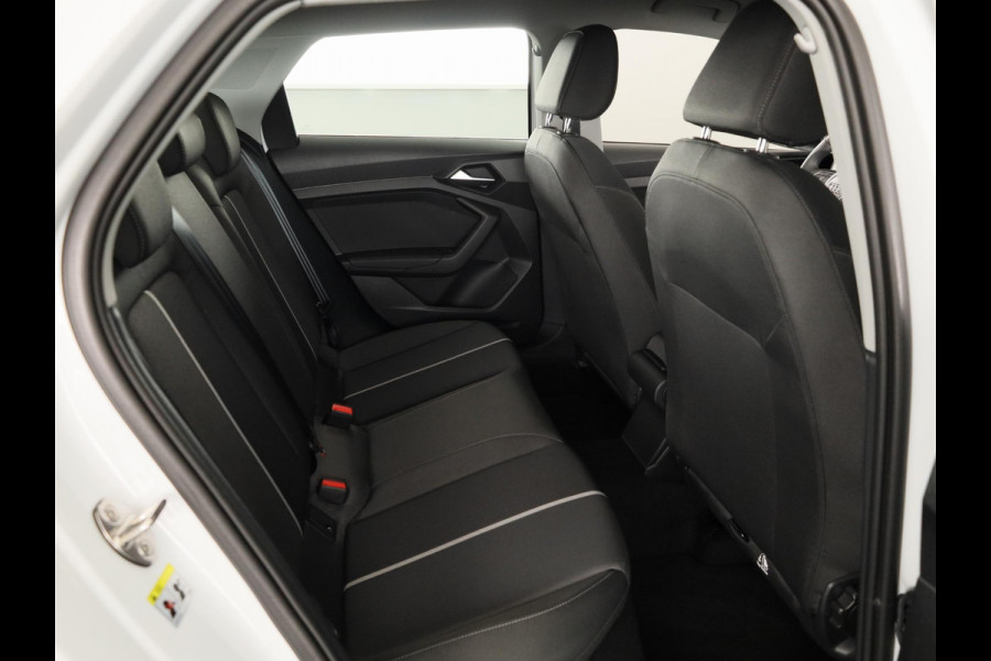 Audi A1 Sportback Advanced edition 25 TFSI 95 pk | Parkeerhulp plus | Automatische airco | Inklapbare buitenspiegels | Dak in contrast kleur |