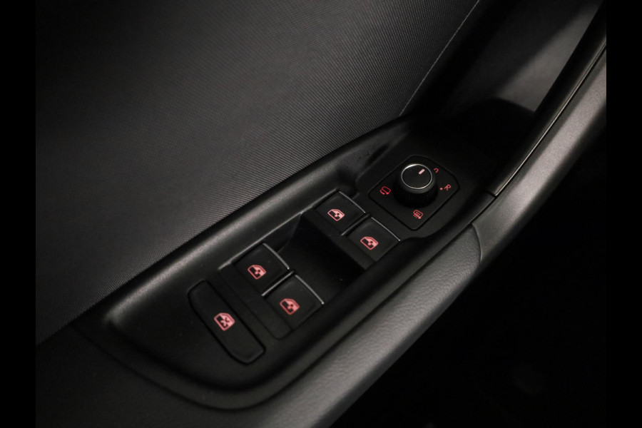Audi A1 Sportback Advanced edition 25 TFSI 95 pk | Parkeerhulp plus | Automatische airco | Inklapbare buitenspiegels | Dak in contrast kleur |