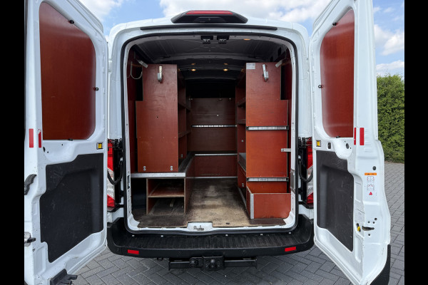 Ford Transit 2.0 TDCI TREND / L2H2 / 1e EIG. / INRICHTING / TREKHAAK / 3-ZITS / CRUISE / NAVI / CAMERA