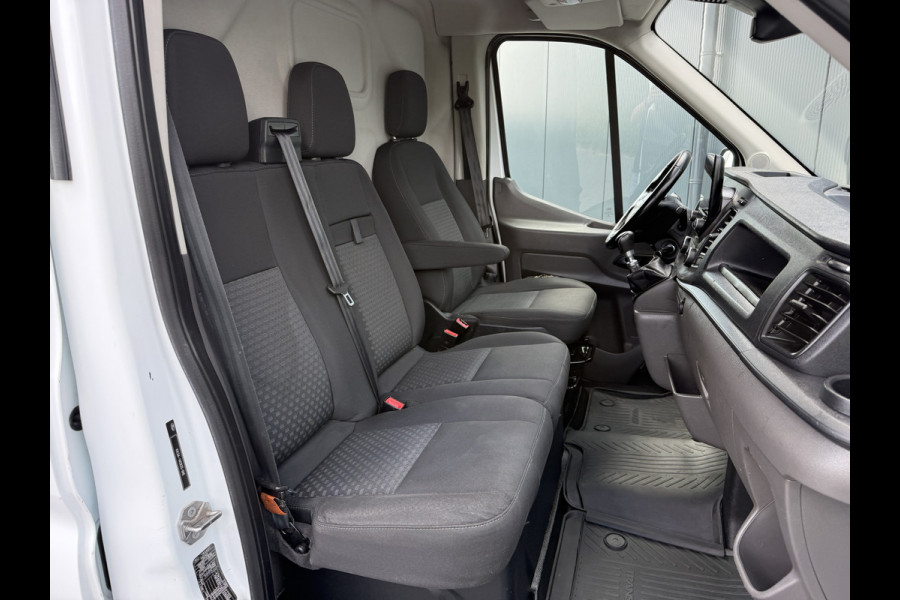 Ford Transit 2.0 TDCI TREND / L2H2 / 1e EIG. / INRICHTING / TREKHAAK / 3-ZITS / CRUISE / NAVI / CAMERA
