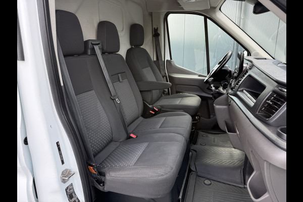 Ford Transit 2.0 TDCI TREND / L2H2 / 1e EIG. / INRICHTING / TREKHAAK / 3-ZITS / CRUISE / NAVI / CAMERA