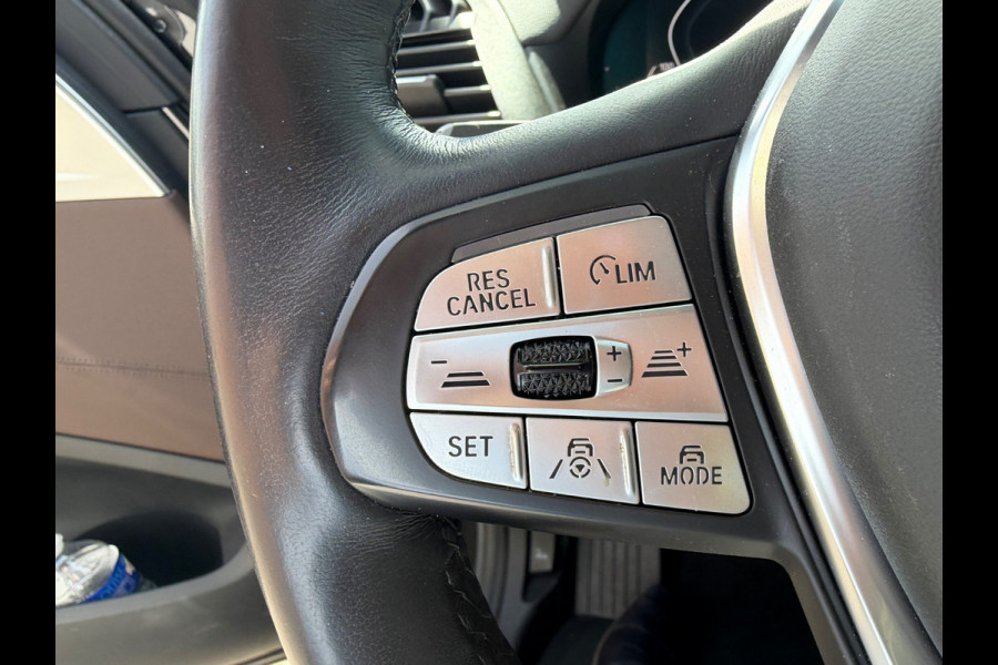 BMW iX3 High Executive 80 kWh | Panoramadak | Harman Kardon | Head-Up Display | Adaptive Cruise Control | Stoelverwarming | Dodehoekdetectie | Keyless | Trekhaak | Adaptief Onderstel | 360 Camera | Ambiance Verlichting |