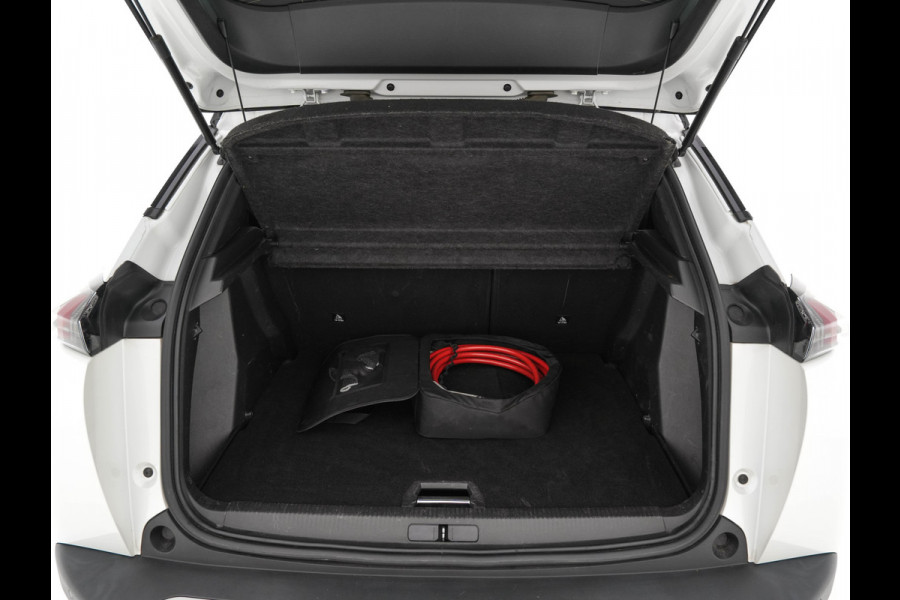Peugeot e-2008 EV GT Pack 50 kWh [3-Fase-11kW] {SoH-88%} (INCL.BTW) *PANO | DIGI-COCKPIT | FULL-LED | BLIS | KEYLESS | LEATHER-MICROFIBRE | CAMERA | CARPLAY | CCS-FASTLOADER | DAB+ | NAVI-FULLMAP | ECC | PDC | SPORT-SEATS | AMBIENT-LIGHT | PRIVACY-