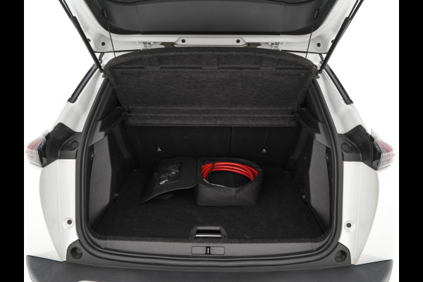 Peugeot e-2008 EV GT Pack 50 kWh [3-Fase-11kW] {SoH-88%} (INCL.BTW) *PANO | DIGI-COCKPIT | FULL-LED | BLIS | KEYLESS | LEATHER-MICROFIBRE | CAMERA | CARPLAY | CCS-FASTLOADER | DAB+ | NAVI-FULLMAP | ECC | PDC | SPORT-SEATS | AMBIENT-LIGHT | PRIVACY-