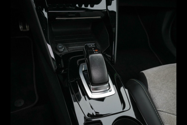 Peugeot e-2008 EV GT Pack 50 kWh [3-Fase-11kW] {SoH-88%} (INCL.BTW) *PANO | DIGI-COCKPIT | FULL-LED | BLIS | KEYLESS | LEATHER-MICROFIBRE | CAMERA | CARPLAY | CCS-FASTLOADER | DAB+ | NAVI-FULLMAP | ECC | PDC | SPORT-SEATS | AMBIENT-LIGHT | PRIVACY-