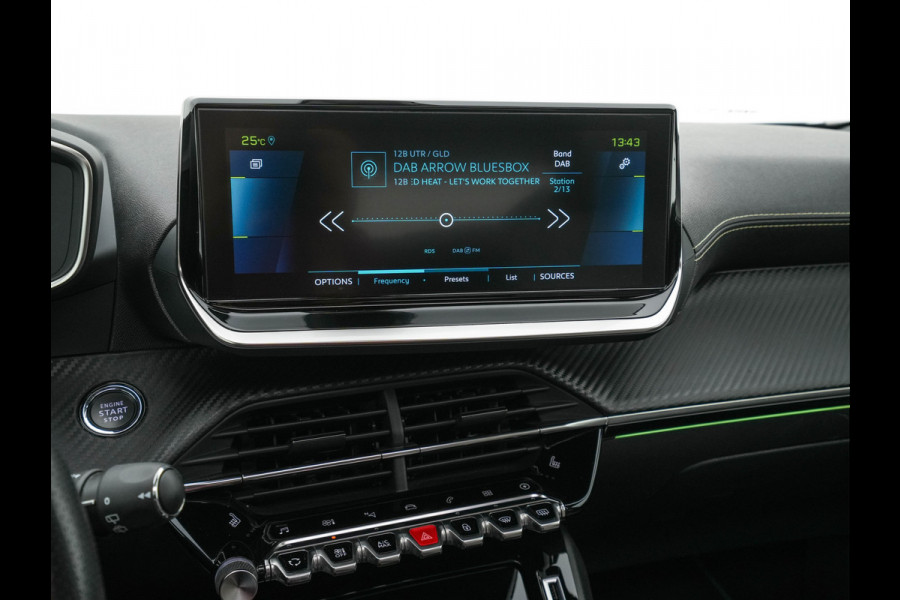 Peugeot e-2008 EV GT Pack 50 kWh [3-Fase-11kW] {SoH-88%} (INCL.BTW) *PANO | DIGI-COCKPIT | FULL-LED | BLIS | KEYLESS | LEATHER-MICROFIBRE | CAMERA | CARPLAY | CCS-FASTLOADER | DAB+ | NAVI-FULLMAP | ECC | PDC | SPORT-SEATS | AMBIENT-LIGHT | PRIVACY-