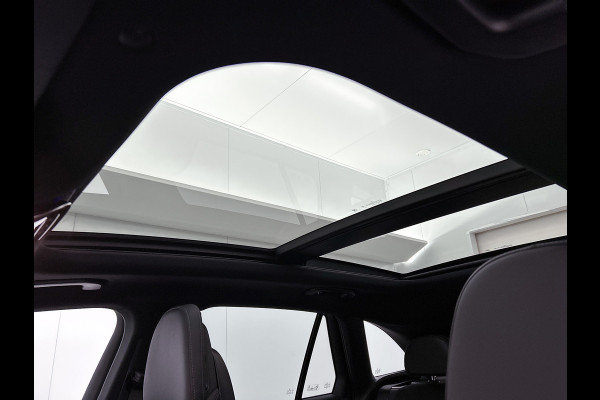 Mercedes-Benz GLC 400e 4MATIC Business Solution AMG | Premium Plus | Winterpakket | Nightpakket | Rijassistentiepakket Plus | Trekhaak | 360° camera | Aanhangwagenassistent | Treeplanken in aluminiumlook | Dash cam | Burmester® 3D surround sound systeem | Panoramaschuifdak | 20" multispaaks lichtmetalen AMG velgen |