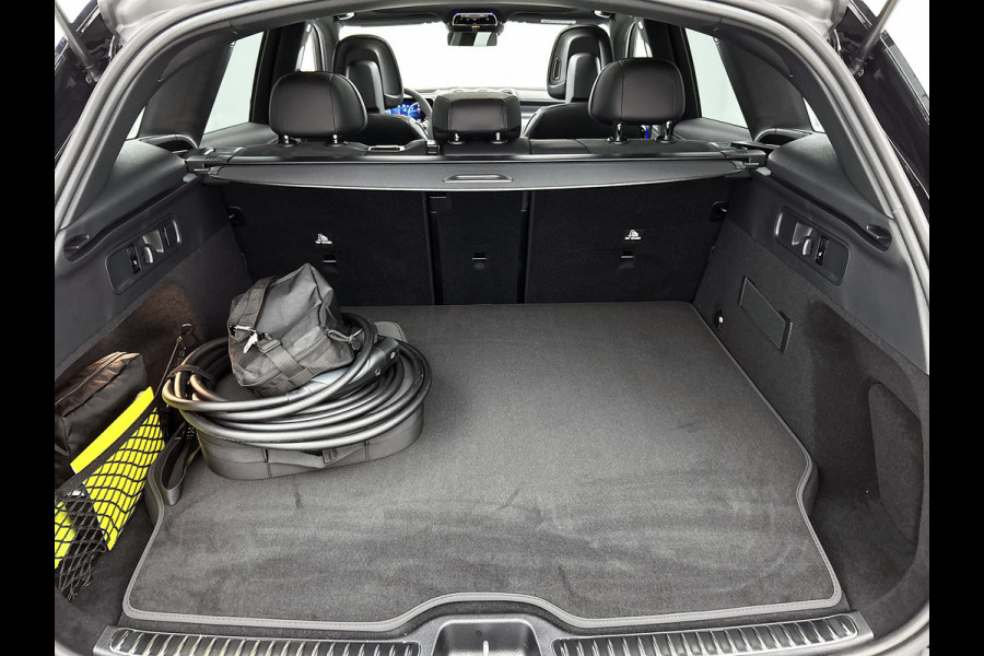 Mercedes-Benz GLC 400e 4MATIC Business Solution AMG | Premium Plus | Winterpakket | Nightpakket | Rijassistentiepakket Plus | Trekhaak | 360° camera | Aanhangwagenassistent | Treeplanken in aluminiumlook | Dash cam | Burmester® 3D surround sound systeem | Panoramaschuifdak | 20" multispaaks lichtmetalen AMG velgen |