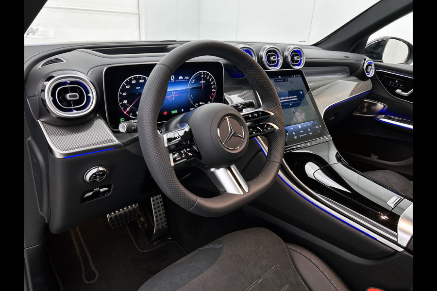 Mercedes-Benz GLC 400e 4MATIC Business Solution AMG | Premium Plus | Winterpakket | Nightpakket | Rijassistentiepakket Plus | Trekhaak | 360° camera | Aanhangwagenassistent | Treeplanken in aluminiumlook | Dash cam | Burmester® 3D surround sound systeem | Panoramaschuifdak | 20" multispaaks lichtmetalen AMG velgen |