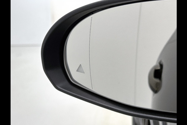 Mercedes-Benz GLC 400e 4MATIC Business Solution AMG | Premium Plus | Winterpakket | Nightpakket | Rijassistentiepakket Plus | Trekhaak | 360° camera | Aanhangwagenassistent | Treeplanken in aluminiumlook | Dash cam | Burmester® 3D surround sound systeem | Panoramaschuifdak | 20" multispaaks lichtmetalen AMG velgen |