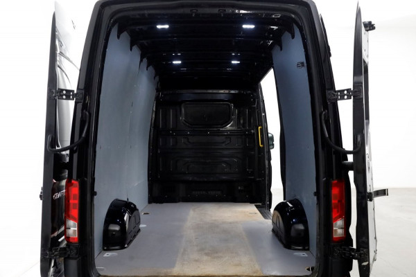 Volkswagen Crafter 35 2.0 TDI 177pk DSG-Automaat L3H3 (L2H2) LED/Camera/Trekhaak 3500kg 05-2021