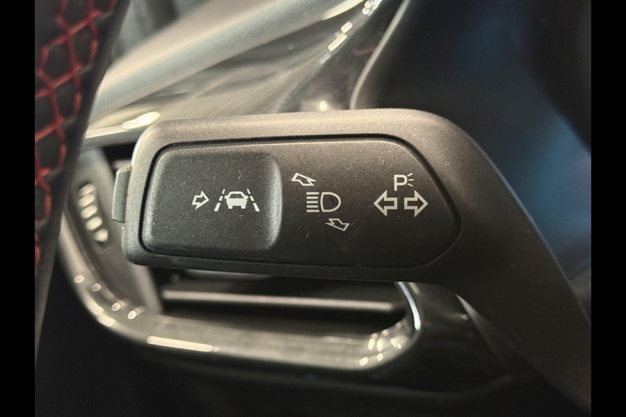 Ford Fiesta 1.0 EcoBoost Hybrid ST-Line Facelift! Climate Control Navigatie Carplay PDC + Camera Achter LM Velgen 17" Full LED Keyless Stoel/Stuurwielverwarming