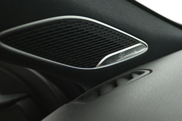 Mercedes-Benz A-Klasse 180 Business Solution AMG (PANORAMADAK, STOELVERWARMING, SFEERVERLICHTING, CAMERA, BURMEISTER)