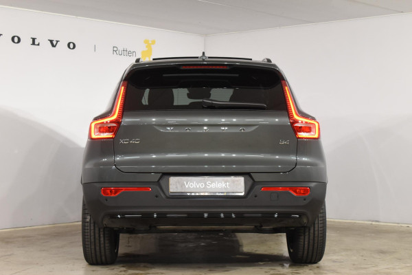 Volvo XC40 B4 211PK Automaat Plus Dark / Lounge Pakket / Extra getint glas / 360 Camera / 20'' velgen / Panoramadak / Elektrische stoelen met geheugen / Harman Kardon / Microtech/Nubuck bekleding