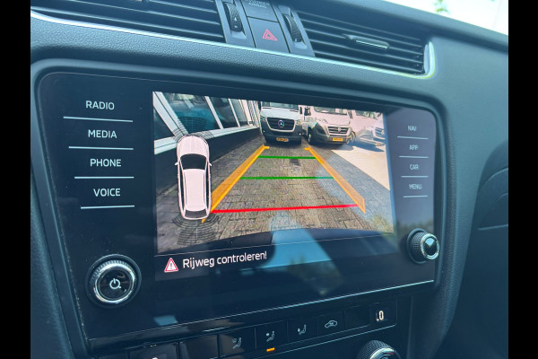 Škoda Octavia Combi 1.0 TSI Greentech Ambition Business | Automaat | Apple Carplay | Achterruitrijcamera | Navi