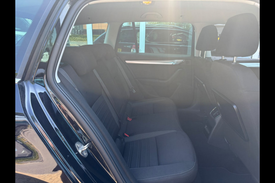 Škoda Octavia Combi 1.0 TSI Greentech Ambition Business | Automaat | Apple Carplay | Achterruitrijcamera | Navi