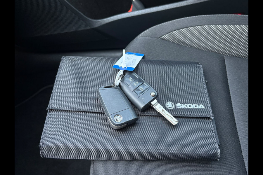 Škoda Octavia Combi 1.0 TSI Greentech Ambition Business | Automaat | Apple Carplay | Achterruitrijcamera | Navi