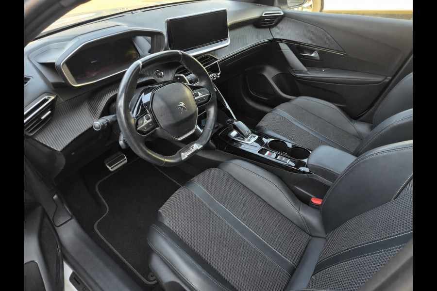 Peugeot 208 1.2 PureTech GT-line Panoramadak! Camera! Lane Assist! Sfeerverlichting! Automaat! 5 Deurs!