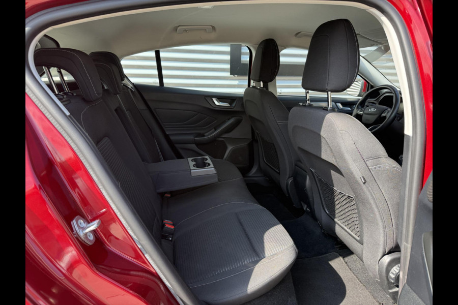 Ford Focus 1.0 EcoBoost Titanium Business 2e Eigenaar|B&O|Adap Cruise|Stoel+Stuurverw|Clima|Carplay|Camera|Elek Ramen|PDC V+A|Navi|Trekhaak|N.A.P|APK tot 03-2028