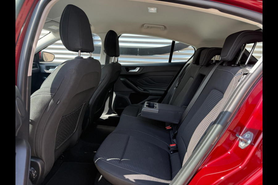 Ford Focus 1.0 EcoBoost Titanium Business 2e Eigenaar|B&O|Adap Cruise|Stoel+Stuurverw|Clima|Carplay|Camera|Elek Ramen|PDC V+A|Navi|Trekhaak|N.A.P|APK tot 03-2028