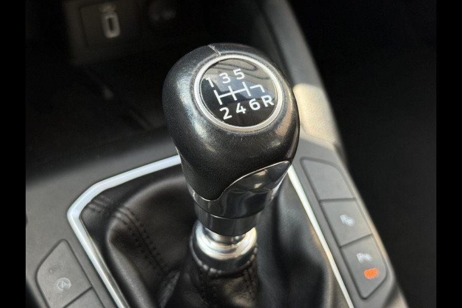 Ford Focus 1.0 EcoBoost Titanium Business 2e Eigenaar|B&O|Adap Cruise|Stoel+Stuurverw|Clima|Carplay|Camera|Elek Ramen|PDC V+A|Navi|Trekhaak|N.A.P|APK tot 03-2028