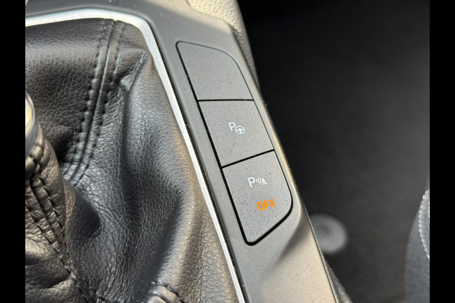 Ford Focus 1.0 EcoBoost Titanium Business 2e Eigenaar|B&O|Adap Cruise|Stoel+Stuurverw|Clima|Carplay|Camera|Elek Ramen|PDC V+A|Navi|Trekhaak|N.A.P|APK tot 03-2028