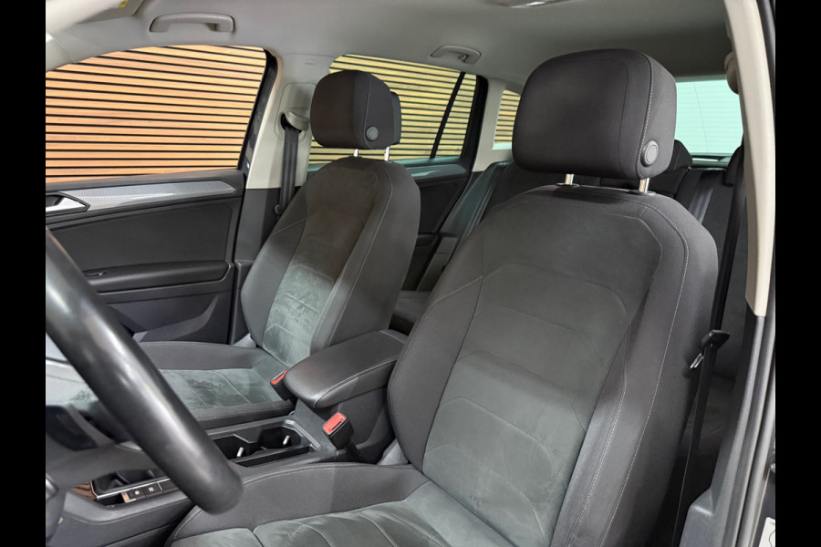 Volkswagen Tiguan 1.4 TSI eHybrid R-Line Business+ | Black Style | Urano Grey | ACC | Massage | CarPlay| Trekhaak | 20 Inch Suzuka