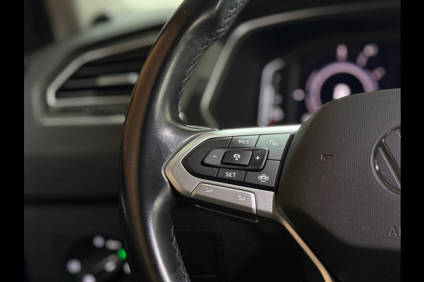 Volkswagen Tiguan 1.4 TSI eHybrid R-Line Business+ | Black Style | Urano Grey | ACC | Massage | CarPlay| Trekhaak | 20 Inch Suzuka