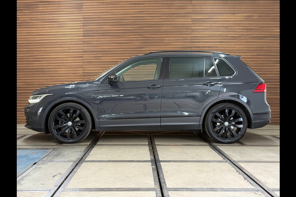 Volkswagen Tiguan 1.4 TSI eHybrid R-Line Business+ | Black Style | Urano Grey | ACC | Massage | CarPlay| Trekhaak | 20 Inch Suzuka