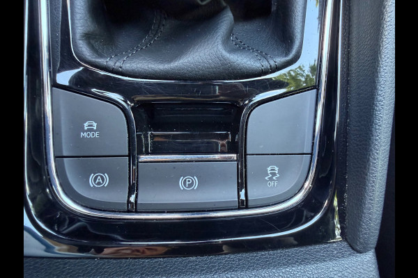 Škoda Kodiaq 1.5 TSI Sportline Business, achteruitrijcamera, digitaal cockpit,stoelverwarming, trekhaak, NL auto met nap