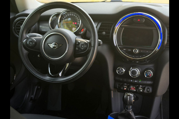 MINI 3-deurs 1.5 Cooper 136 pk, starlight bleu metallic, navigatie, keurig nette staat, NL auto met nationale auto pas