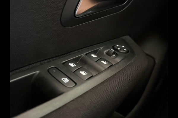 Peugeot 208 1.2 Hybrid 100 e-DCS6 Active | Sellenium Grey | Navi | Cruise Control | LED | CarPlay | PDC | Airco | Stoelverwarming