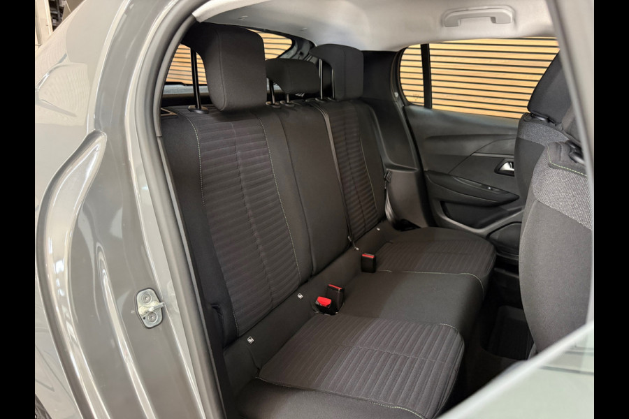 Peugeot 208 1.2 Hybrid 100 e-DCS6 Active | Sellenium Grey | Navi | Cruise Control | LED | CarPlay | PDC | Airco | Stoelverwarming