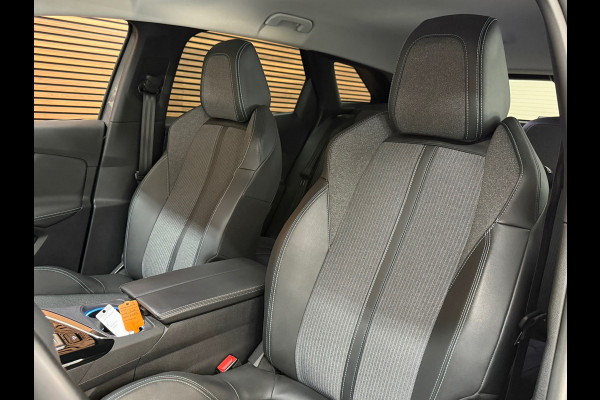 Peugeot 3008 1.2 PureTech Allure Pack | ACC | Keyless | Camera 180° | Trekhaak | Navi | Apple CarPlay & Android Auto | 18 Inch