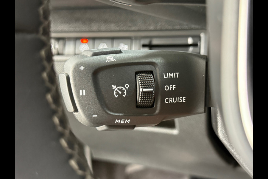 Peugeot 3008 1.2 PureTech Allure Pack | ACC | Keyless | Camera 180° | Trekhaak | Navi | Apple CarPlay & Android Auto | 18 Inch