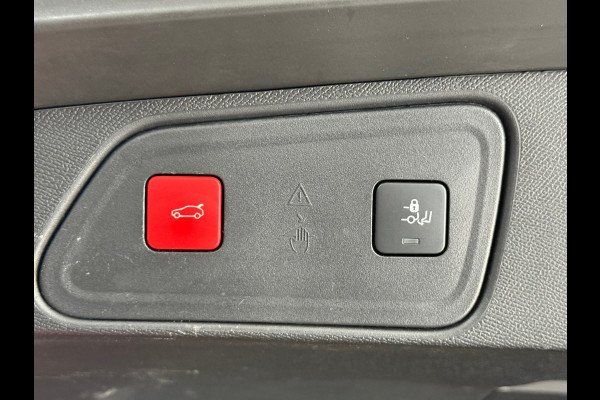 Peugeot 3008 1.2 PureTech Allure Pack | ACC | Keyless | Camera 180° | Trekhaak | Navi | Apple CarPlay & Android Auto | 18 Inch