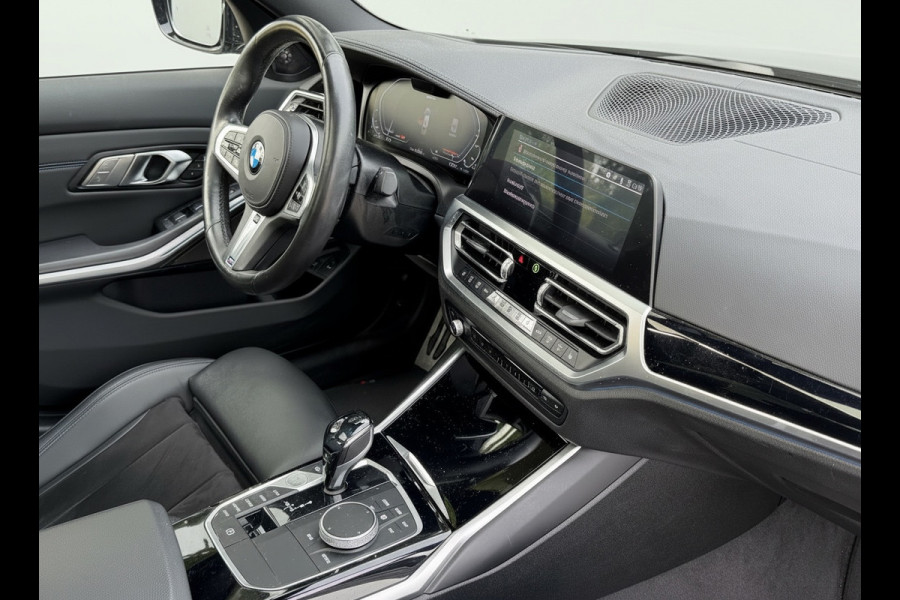 BMW 3-serie 330e High Executive M- Sport, panoramadak, lazer led, afn. Trekhaak 360 camera, headup display,,adaptief cruise,