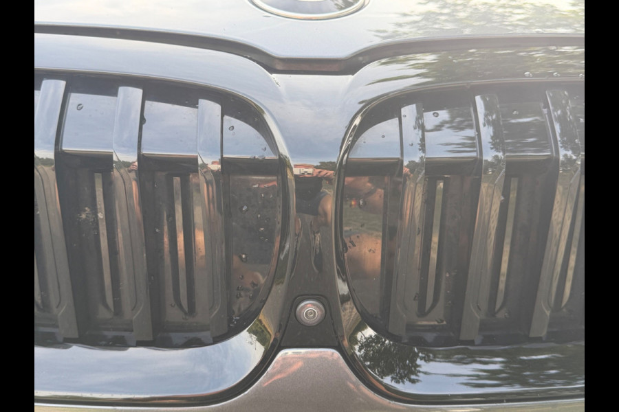 BMW 3-serie 330e High Executive M- Sport, panoramadak, lazer led, afn. Trekhaak 360 camera, headup display,,adaptief cruise,