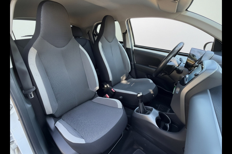 Toyota Aygo 1.0 VVT-i x-joy, achteruitrijcamera,carplay,dab, climaat controle, 1 e eigenaar, NL auto met nationale auto pas