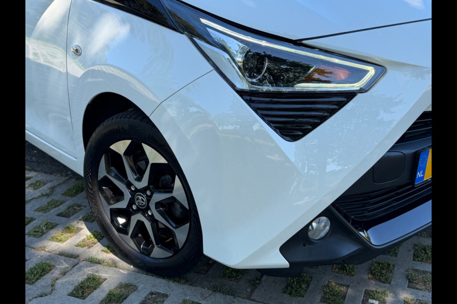Toyota Aygo 1.0 VVT-i x-joy, achteruitrijcamera,carplay,dab, climaat controle, 1 e eigenaar, NL auto met nationale auto pas