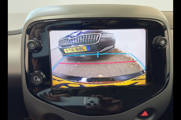 Toyota Aygo 1.0 VVT-i x-joy, achteruitrijcamera,carplay,dab, climaat controle, 1 e eigenaar, NL auto met nationale auto pas