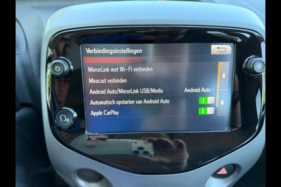 Toyota Aygo 1.0 VVT-i x-joy, achteruitrijcamera,carplay,dab, climaat controle, 1 e eigenaar, NL auto met nationale auto pas