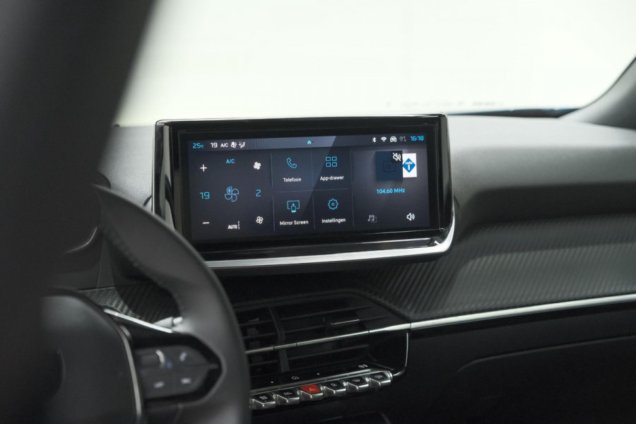 Peugeot e-2008 EV Allure 54 kWh | SOH 97,7% | 11 KW Lader | Apple Carplay | Parkeersensoren