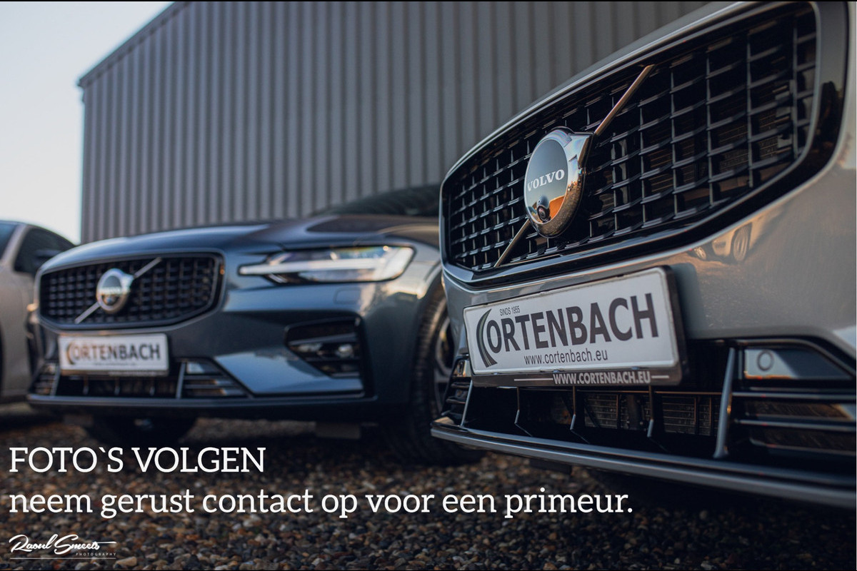 Volvo XC60 2.0 T8 Plug-in hybrid AWD R-Design | Luchtvering | Zwenkbare trekhaak | Panorama dak | Memory | Harman Kardon |