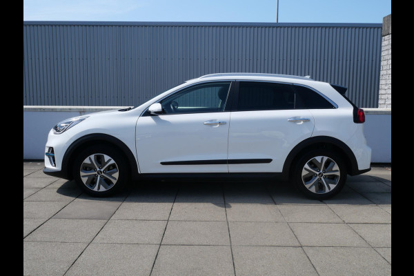 Kia e-Niro ExecutiveLine 64 kWh | 3Fase | Stoel Verkoeling | Schuif/Kantel dak | Elek. Stoelen |