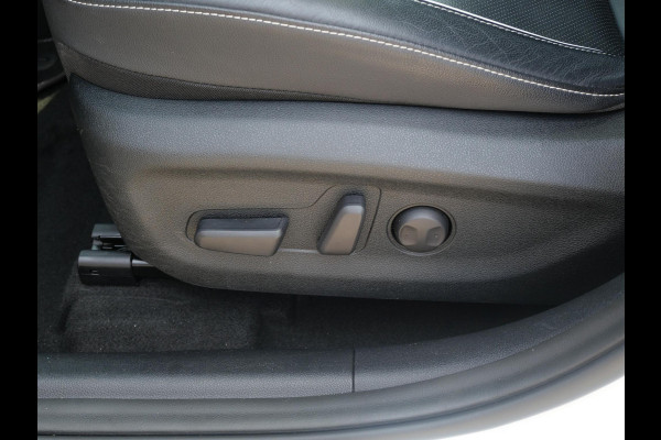 Kia e-Niro ExecutiveLine 64 kWh | 3Fase | Stoel Verkoeling | Schuif/Kantel dak | Elek. Stoelen |