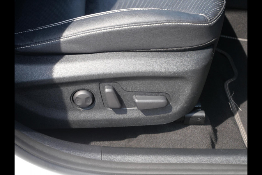 Kia e-Niro ExecutiveLine 64 kWh | 3Fase | Stoel Verkoeling | Schuif/Kantel dak | Elek. Stoelen |