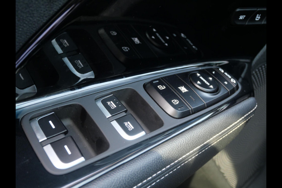 Kia e-Niro ExecutiveLine 64 kWh | 3Fase | Stoel Verkoeling | Schuif/Kantel dak | Elek. Stoelen |